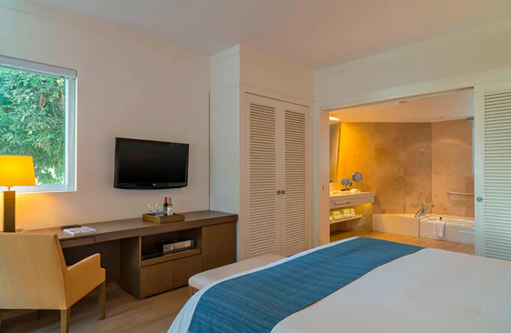 PRECIO DEL PAQUETE POR PERSONA  Hotel Paracas, a Luxury Collection Resort, Paracas